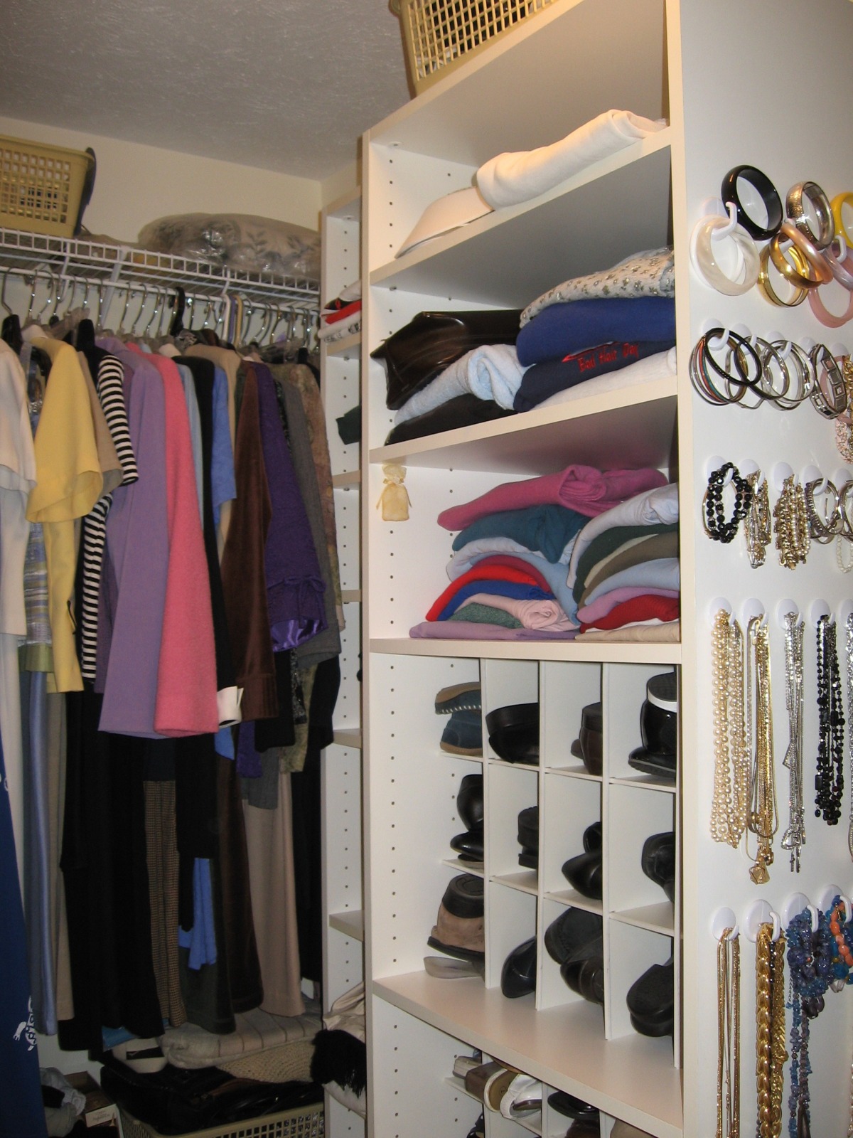 Organzing a closet